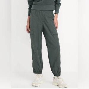 Old Navy Women’s Nylon Ankle-Zip Cargo Joggers Dark Ivy, XS Petite, Athleisure